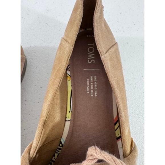 "Toms" Tan Flats, Suede, Size 9, - Picture 4 of 8